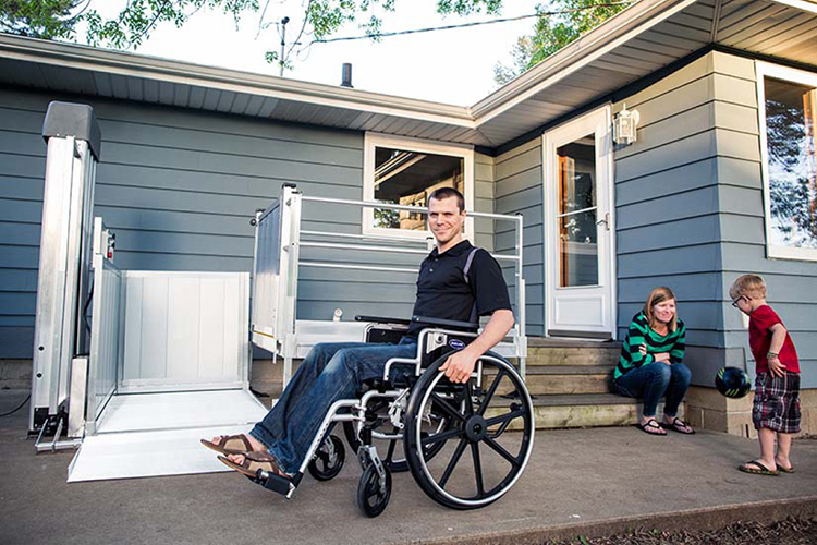 WHEELCHAIR ELEVATOR LIFT